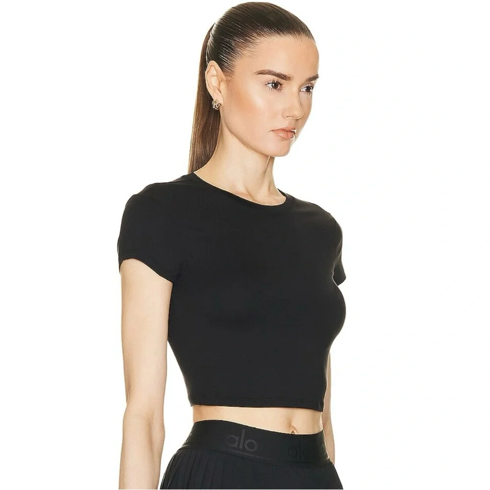 Brand New- Alosoft Crop Finesse Short Sleeve in Black 🖤 - Picture 8 of 14